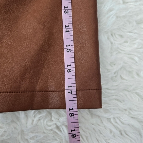FOREVER 21 Women Faux Leather Brown Mini Skirt. Size Medium. New without tags. - Picture 6 of 7